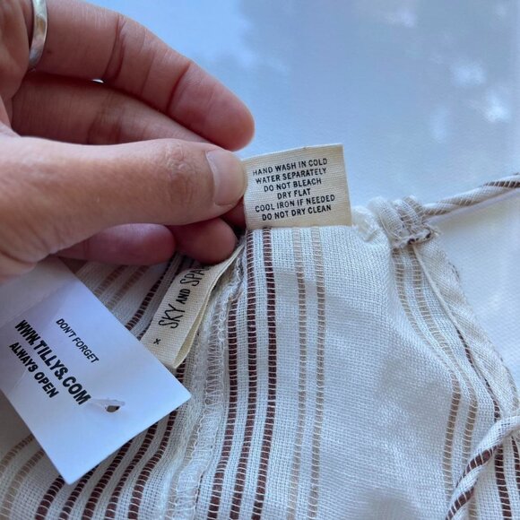 NWT Tilly’s Top‎ - Picture 5 of 8